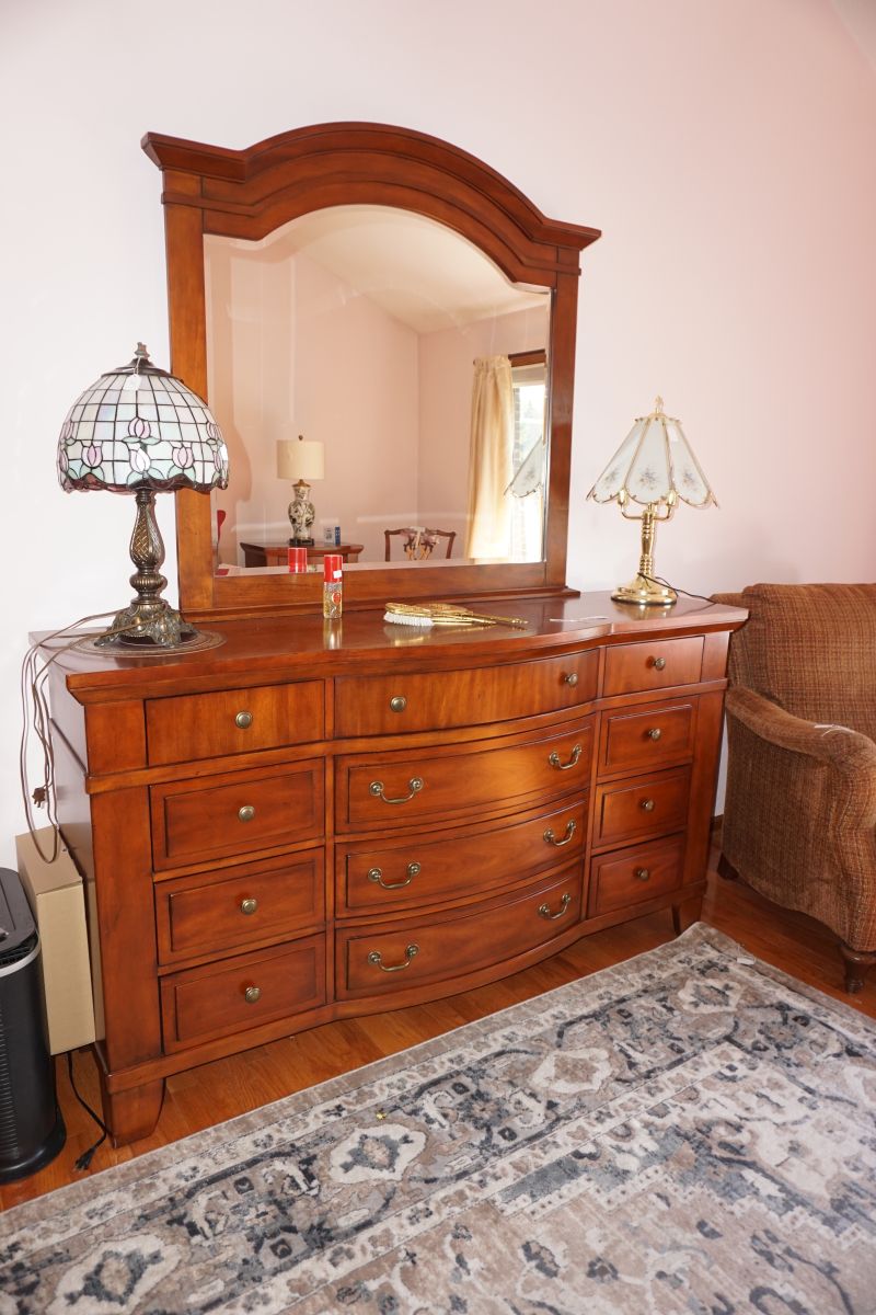 ANOTHER SPECTACULAR HIDDEN RIDGE COMMON ESTATE SALE 1; FRISAT; 10/25